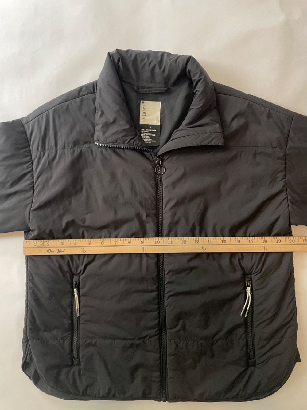 Vuori Canyon Insulated Jacket Women’s Small Black Lightweight Puff Coat Full Zip - Picture 8 of 9